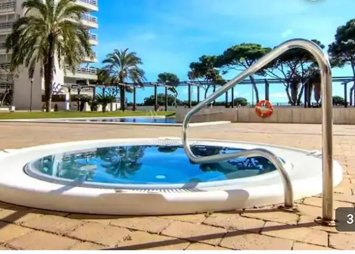 A Pie De Playa S'abanell Apartment *